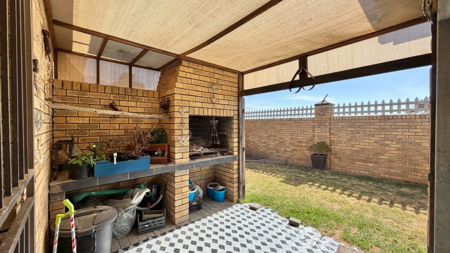 3 Bedroom Property for Sale in Fairview Golf Estate Western Cape